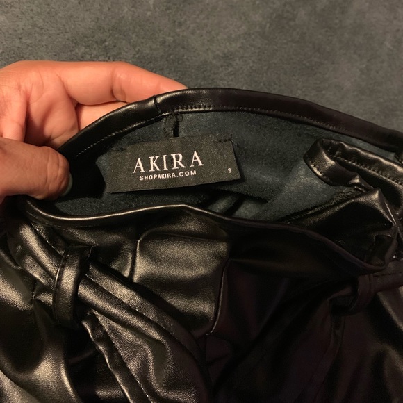 Great price for black pants - Picture 5 of 6